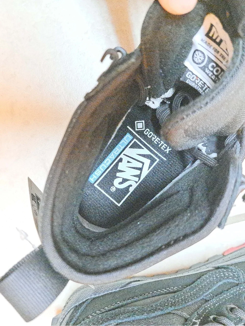 Vans Sk8-Hi GORE-TEX Insulated Shoe - Triple Black